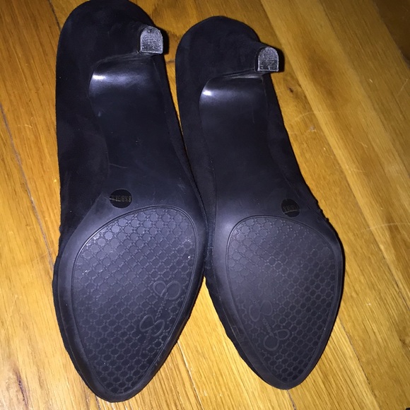 Jessica Simpson Suede Heels. Black. Size 8… - Picture 5 of 5